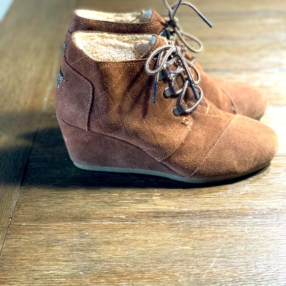 Toms booties. 7.5 - Picture 3 of 9